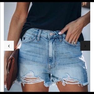 Vici distressed short denim